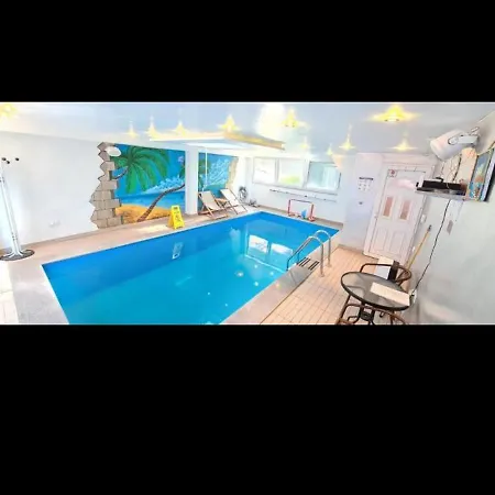 Private Swimming Pool Sweet Dreams