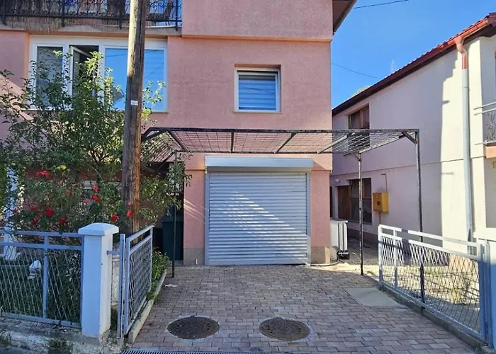 Private Swimming Pool Sweet Dreams *